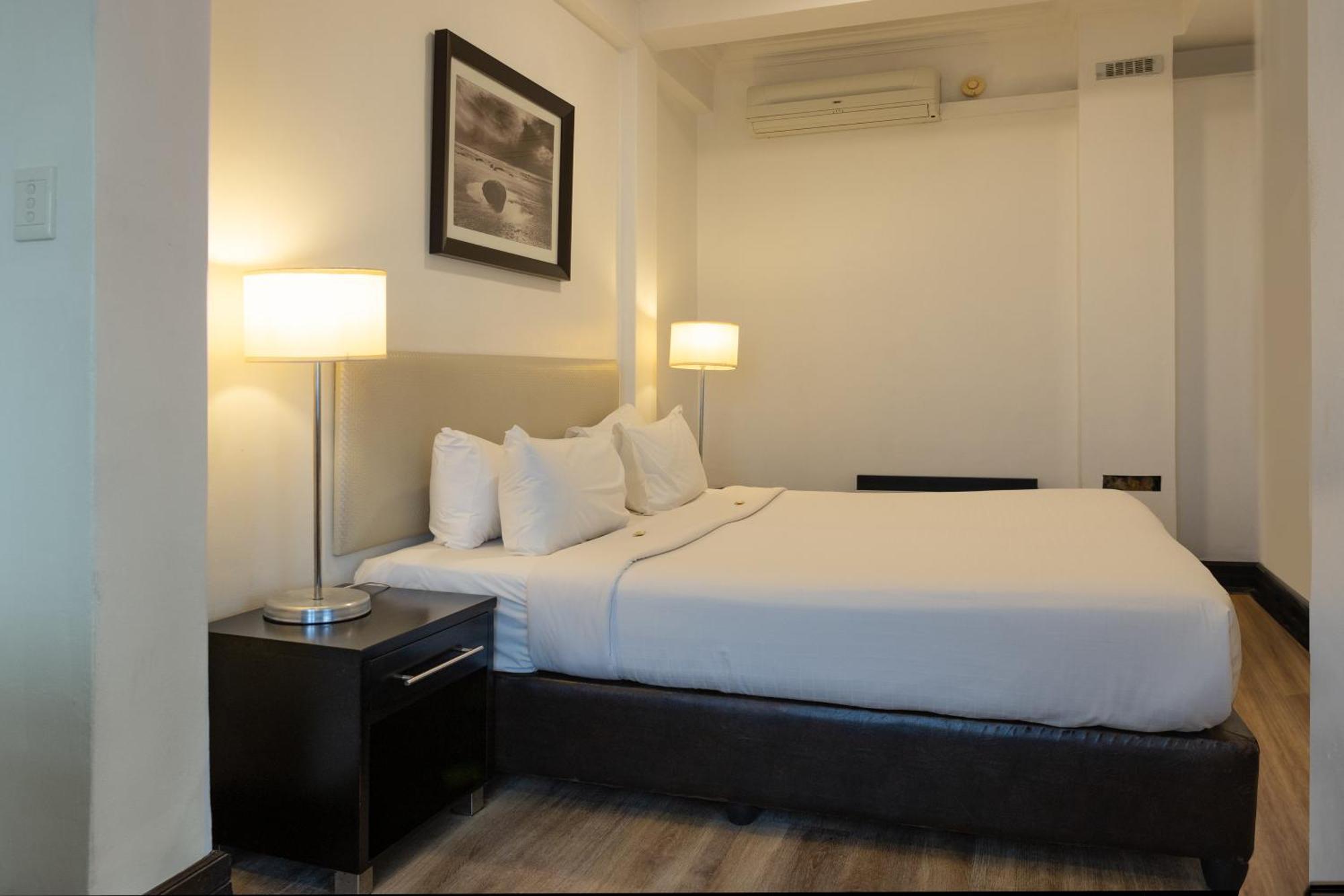 דורבן Parade Hotel מראה חיצוני תמונה