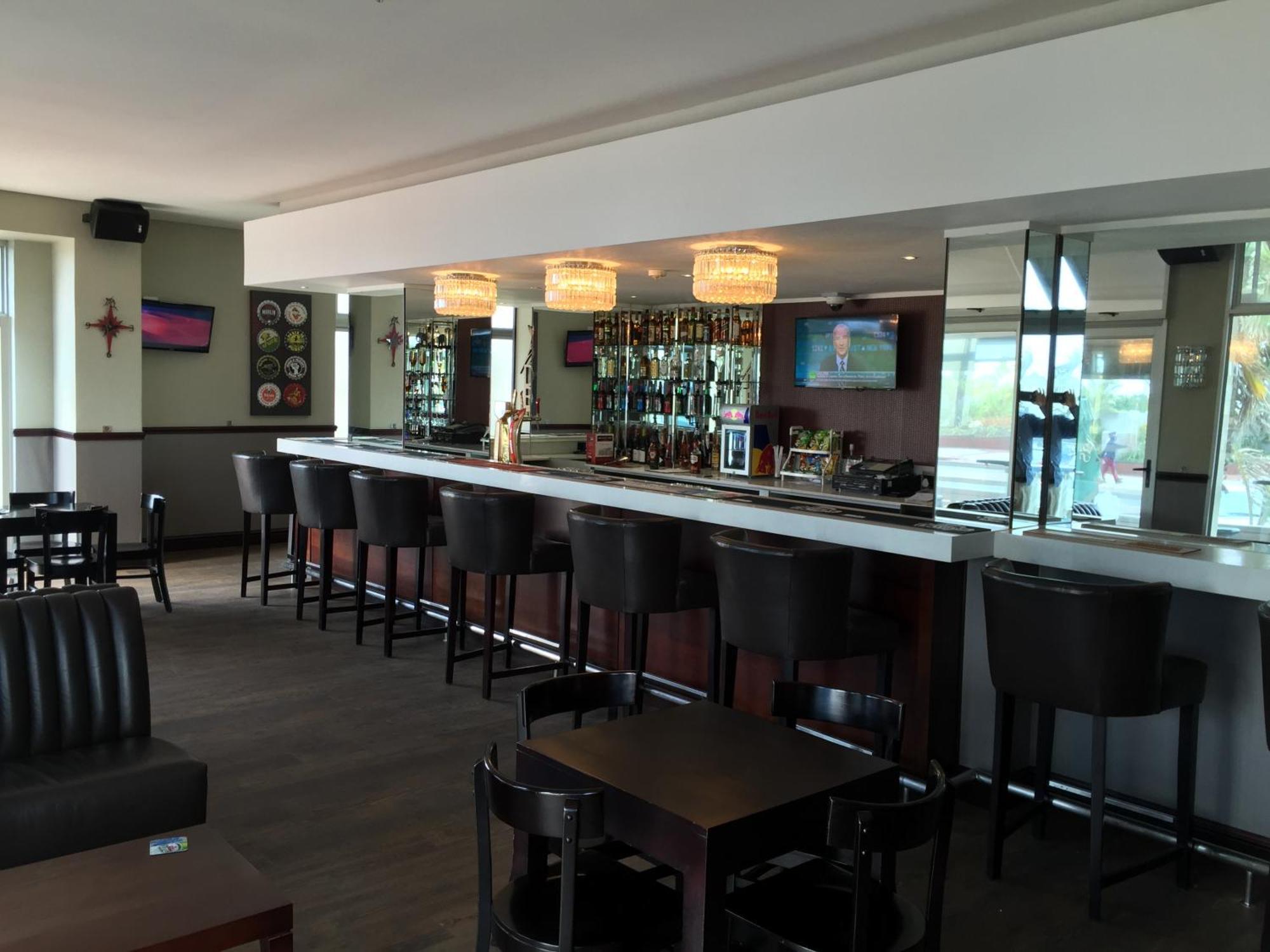 דורבן Parade Hotel מראה חיצוני תמונה