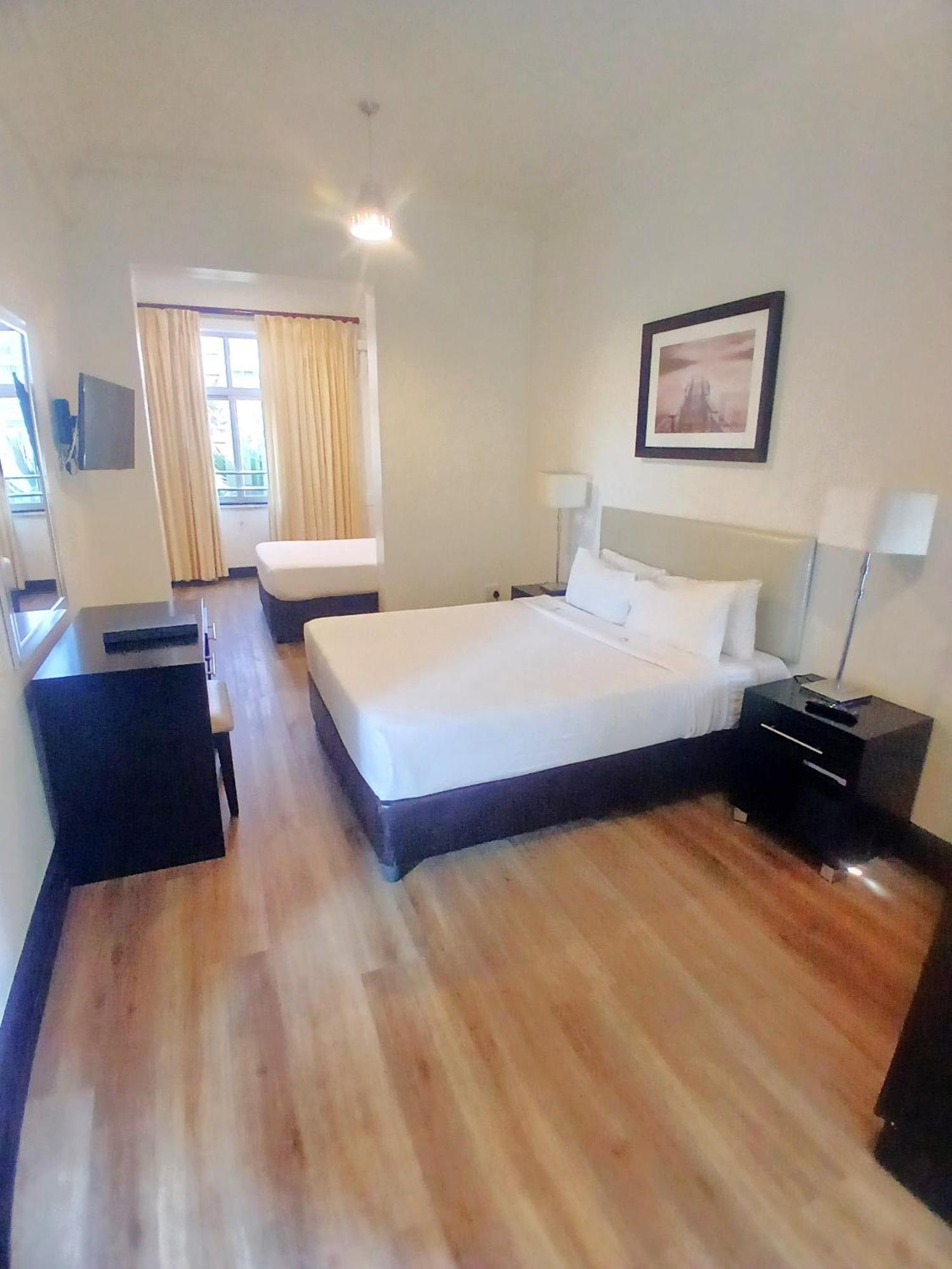 דורבן Parade Hotel מראה חיצוני תמונה