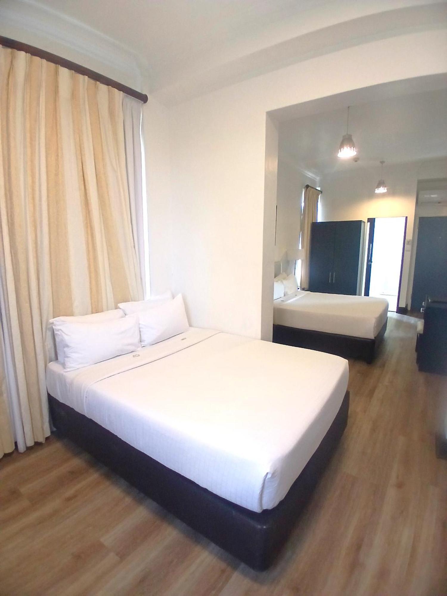 דורבן Parade Hotel מראה חיצוני תמונה