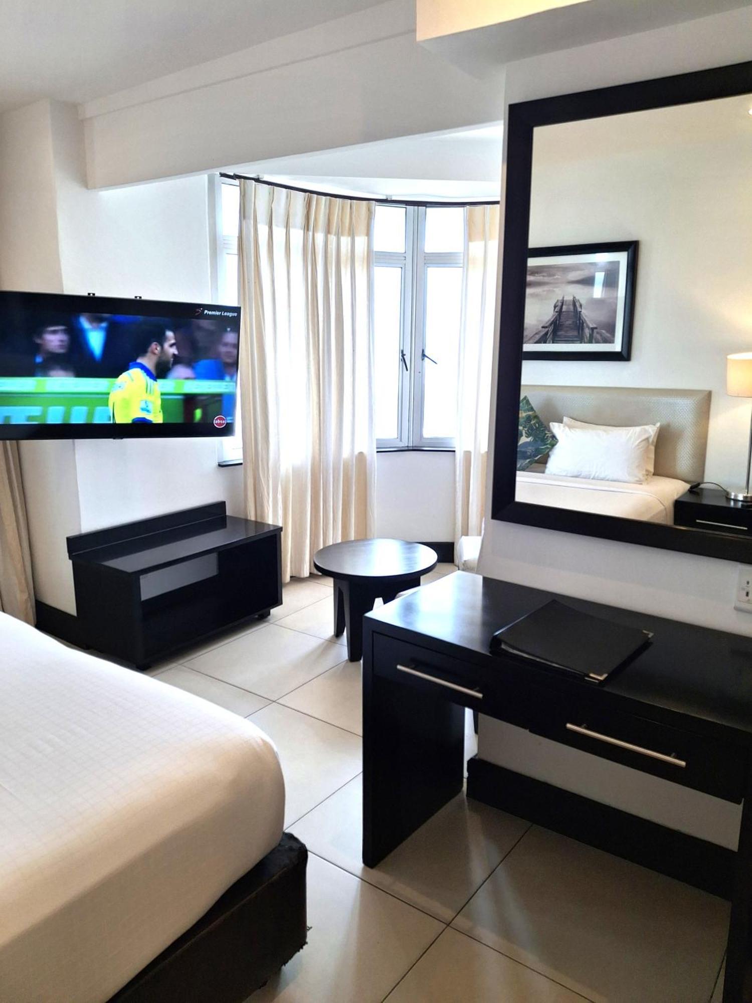 דורבן Parade Hotel מראה חיצוני תמונה