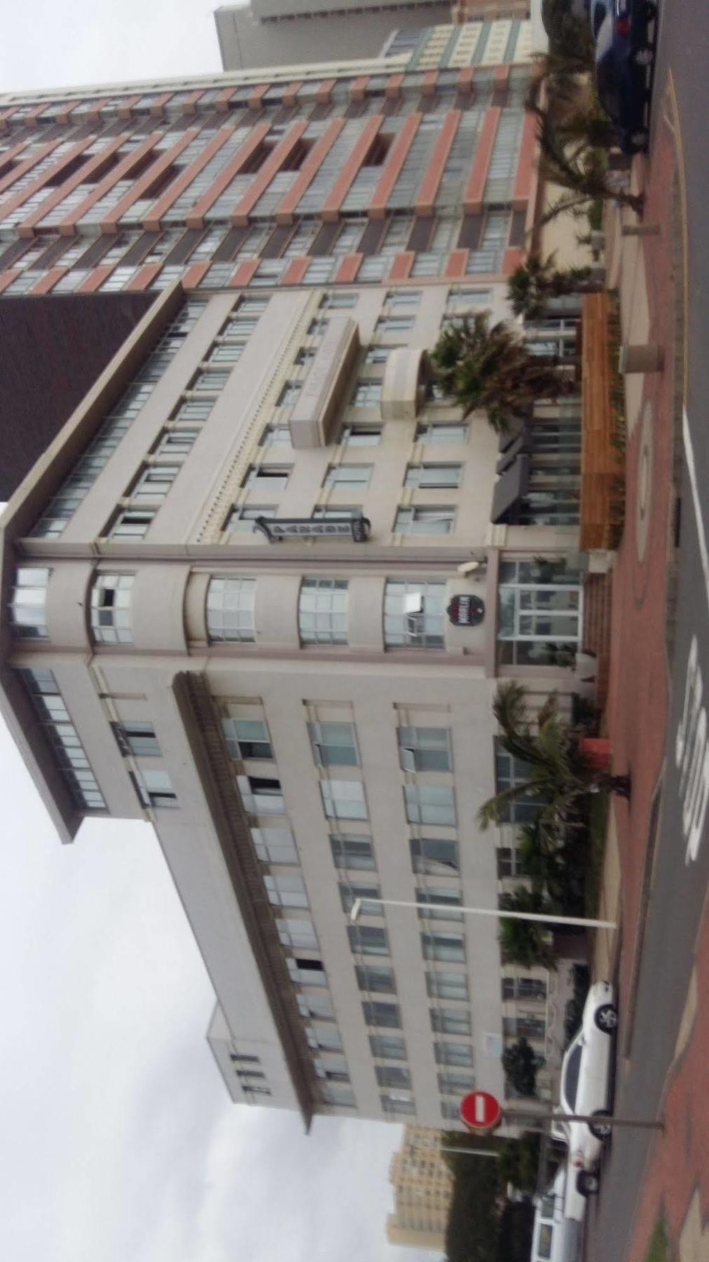 דורבן Parade Hotel מראה חיצוני תמונה