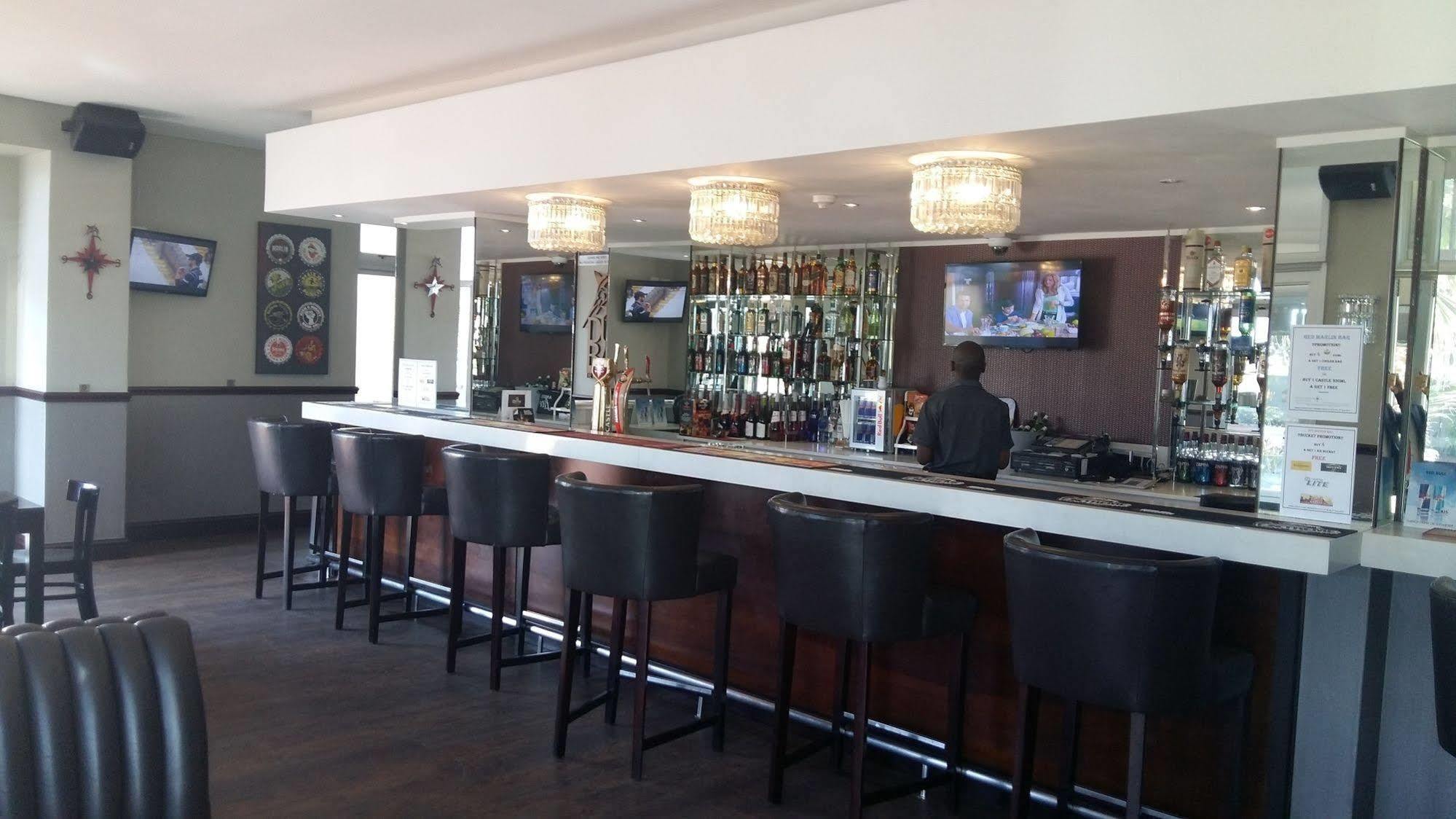 דורבן Parade Hotel מראה חיצוני תמונה