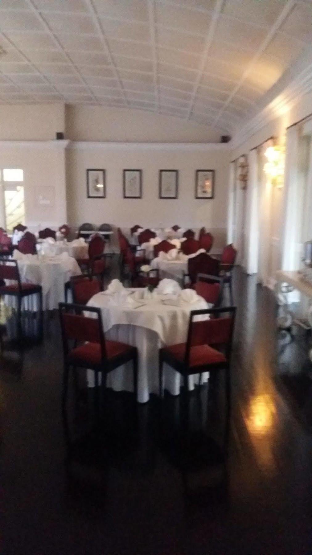 דורבן Parade Hotel מראה חיצוני תמונה