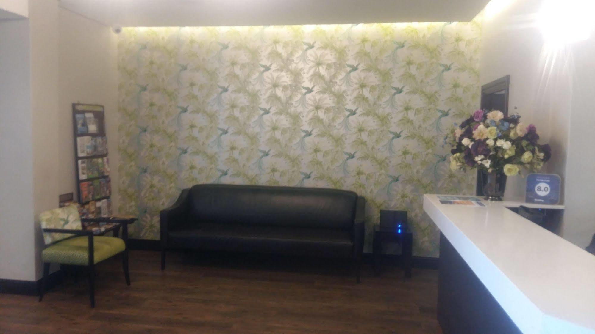 דורבן Parade Hotel מראה חיצוני תמונה